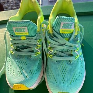 Women’s Nike zoom Winflow three